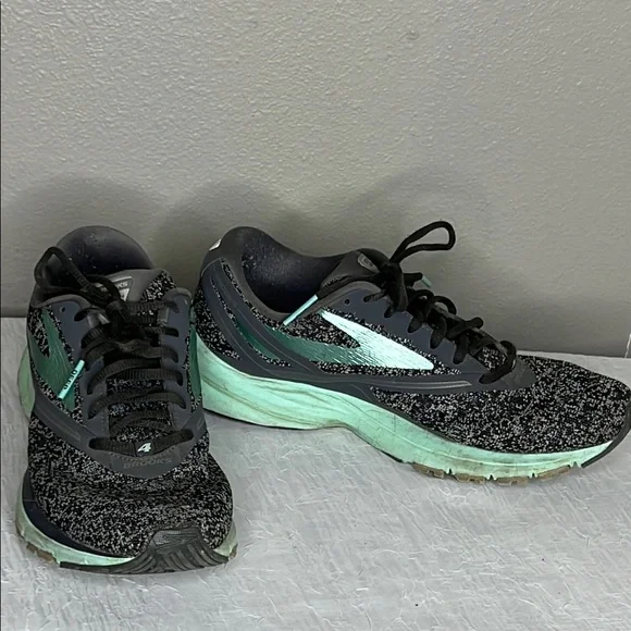 Brooks Launch 4 Running Shoes Size 11 Women - Picture 1 of 10